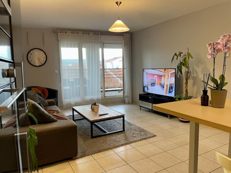 L'idéal Cosy-wifi-Netflix et Garage Vienne  Exterior foto